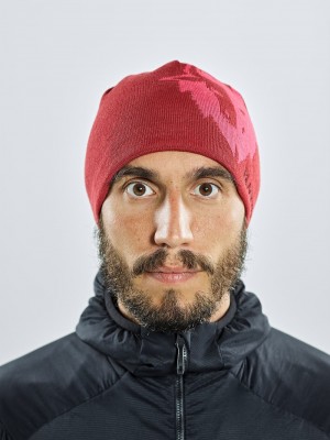 Red Men's Black Yak Logo Knit Beanie | XG9ZC951