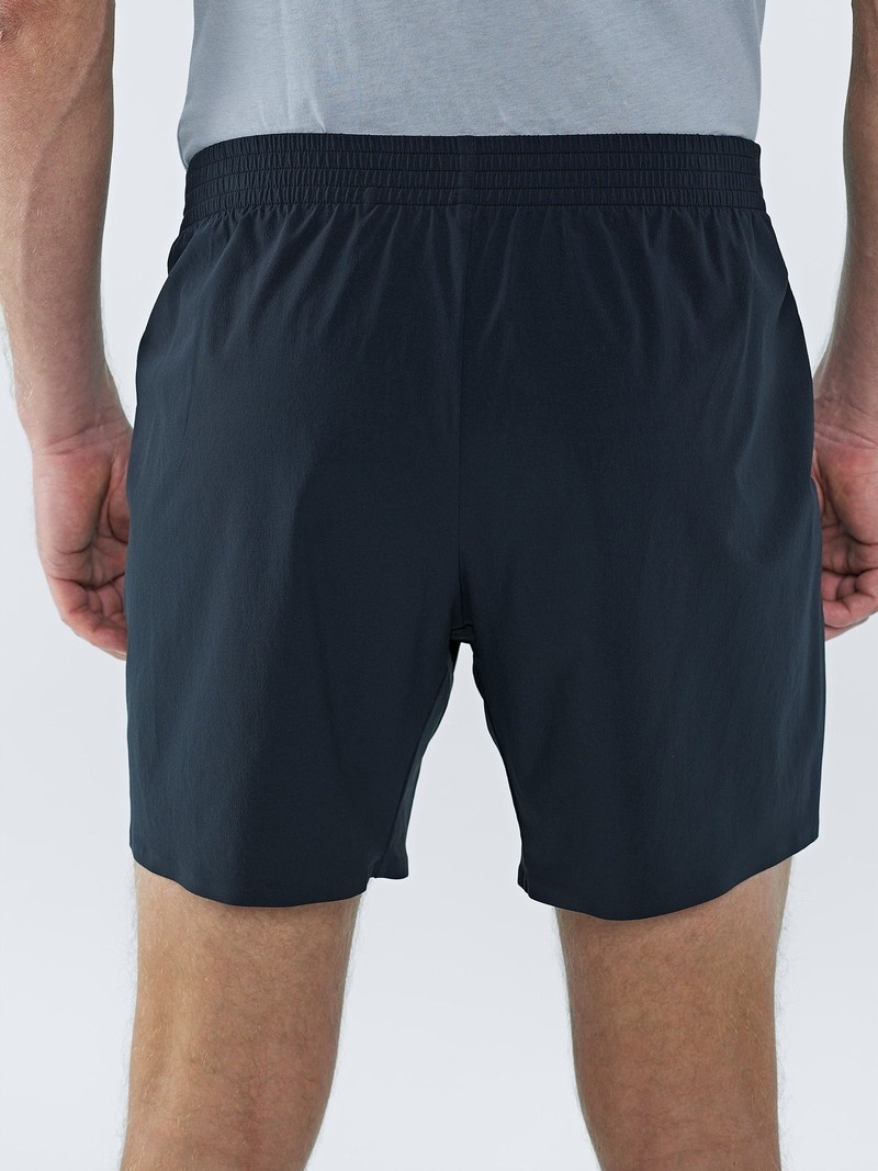 Black Men's Black Yak Caracu Superlight Outdoor Shorts | PX2DY521