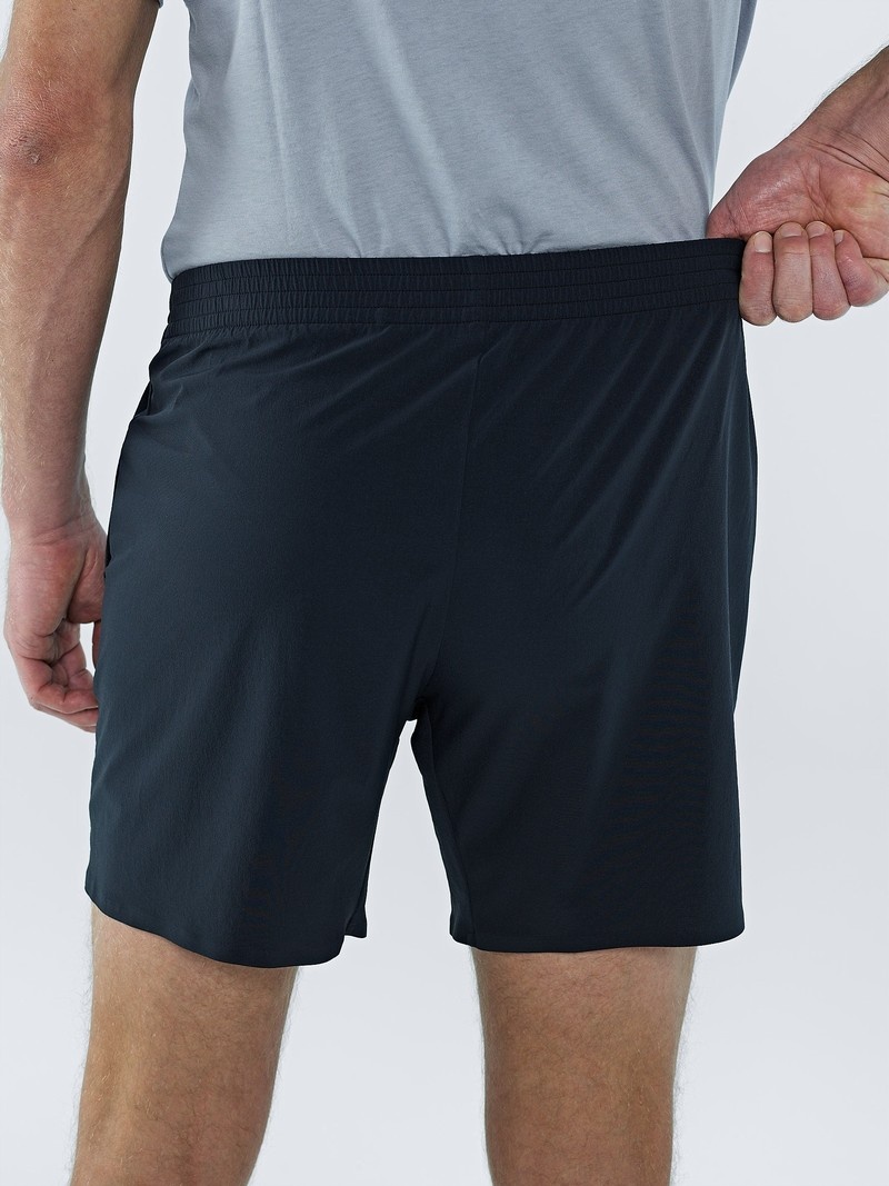 Black Men's Black Yak Caracu Superlight Outdoor Shorts | PX2DY521