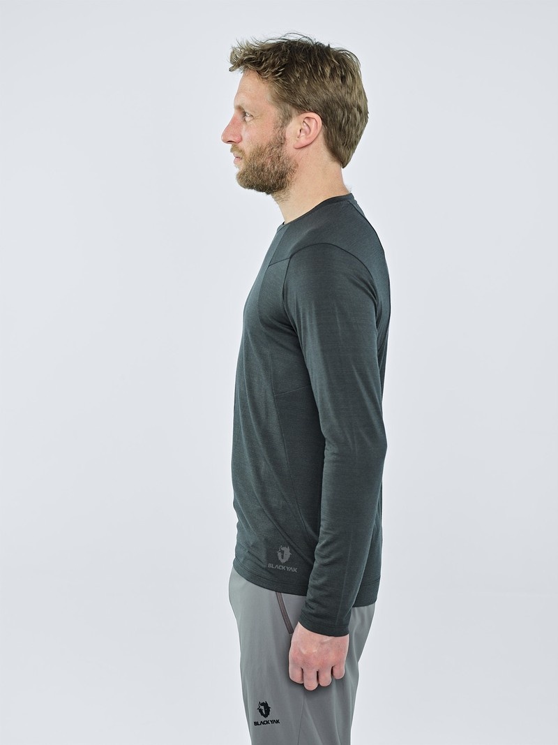 Black Men's Black Yak Kabru Merino Roundneck Long Sleeve | TC3FH143