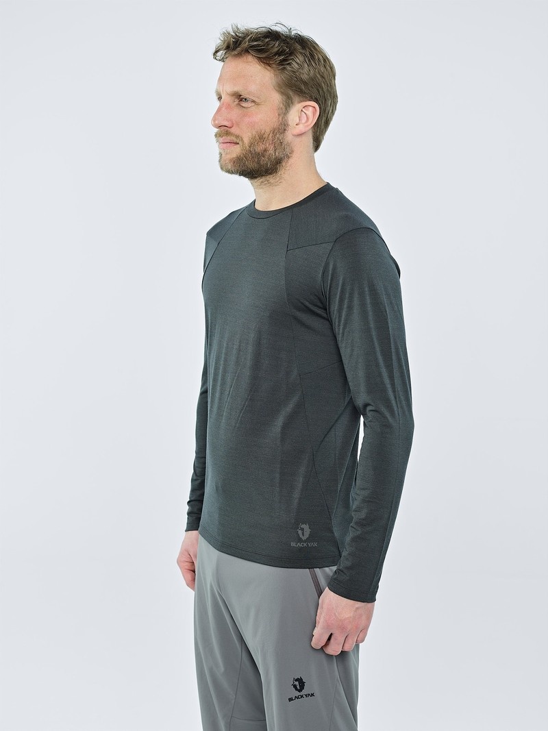 Black Men's Black Yak Kabru Merino Roundneck Long Sleeve | TC3FH143