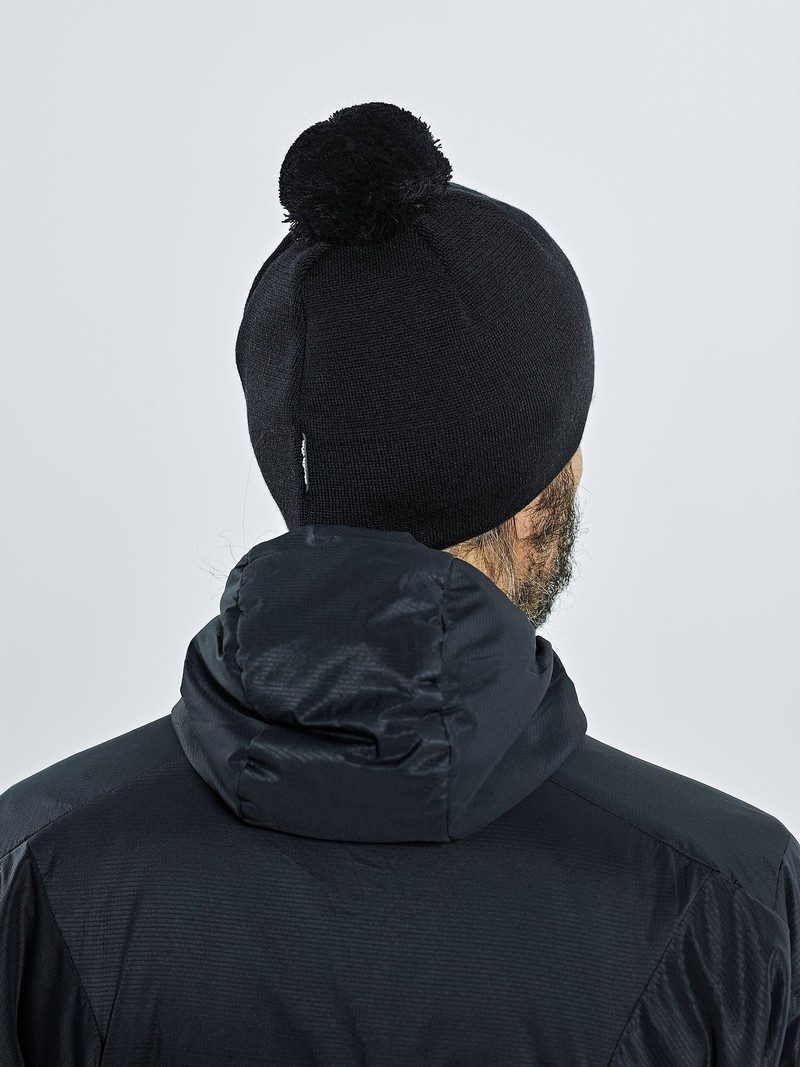 Black Men's Black Yak Knit Pompom Beanie | RD6ZR378