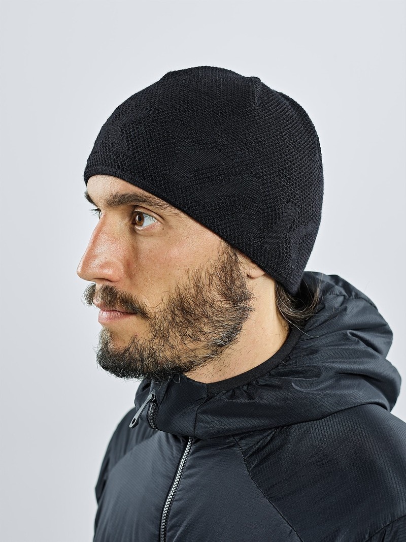 Black Men's Black Yak Logo Knit Beanie | NJ6RC030