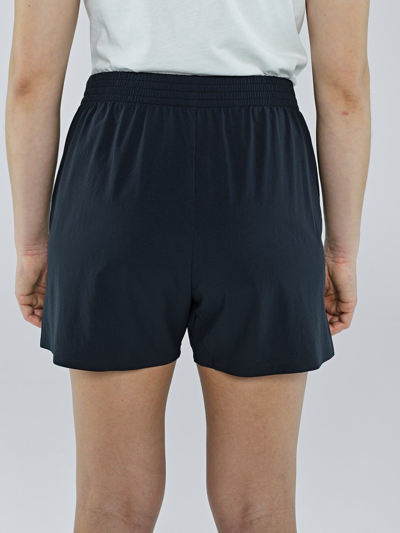 Black Women's Black Yak Caracu Superlight Outdoor Shorts | VL1QV826