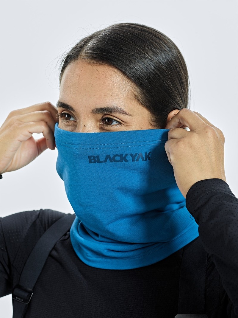 Blue Men's Black Yak Chago Fleece Neck Warmer | VI6JY929