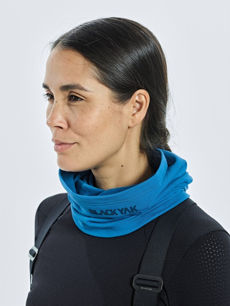 Blue Women's Black Yak Chago Fleece Neck Warmer | TE2IG314