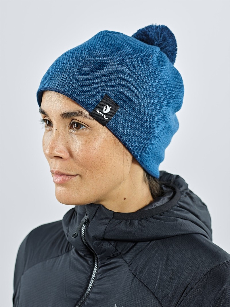 Blue Women's Black Yak Knit Pompom Beanie | DS0RM891