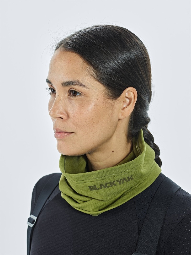 Green Women's Black Yak Chago Fleece Neck Warmer | TZ1WV704