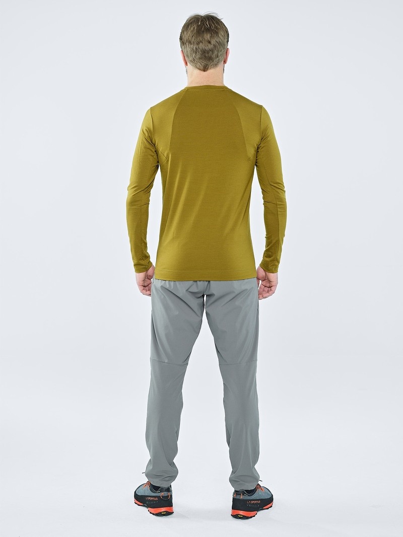 Olive Men's Black Yak Kabru Merino Roundneck Long Sleeve | UD4LV007