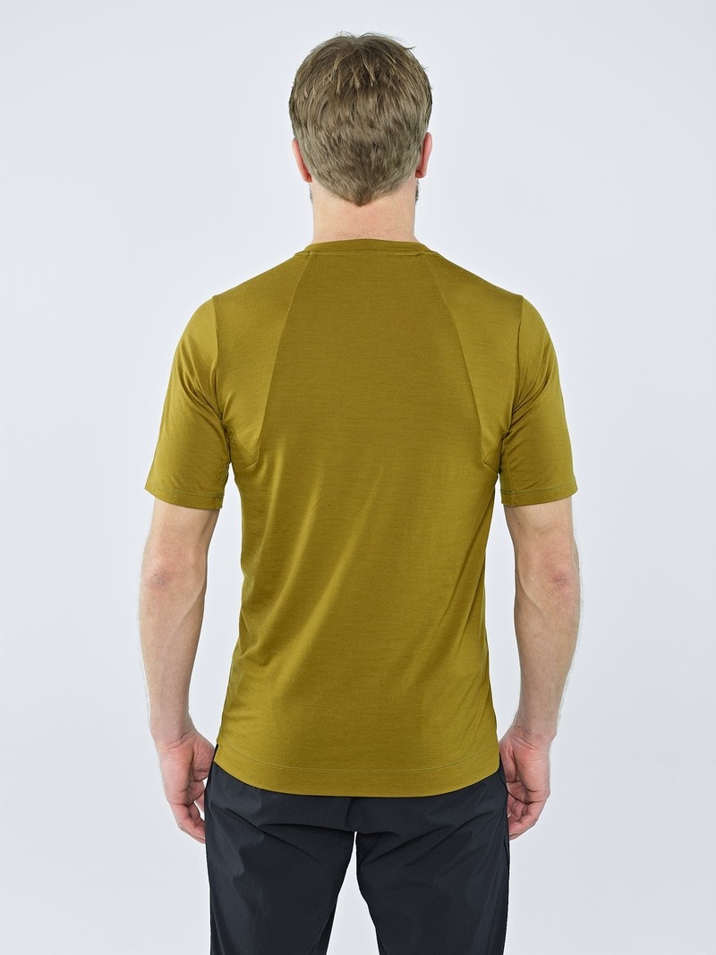 Olive Men's Black Yak Kabru Merino Short Sleeve T Shirts | GS2MJ554