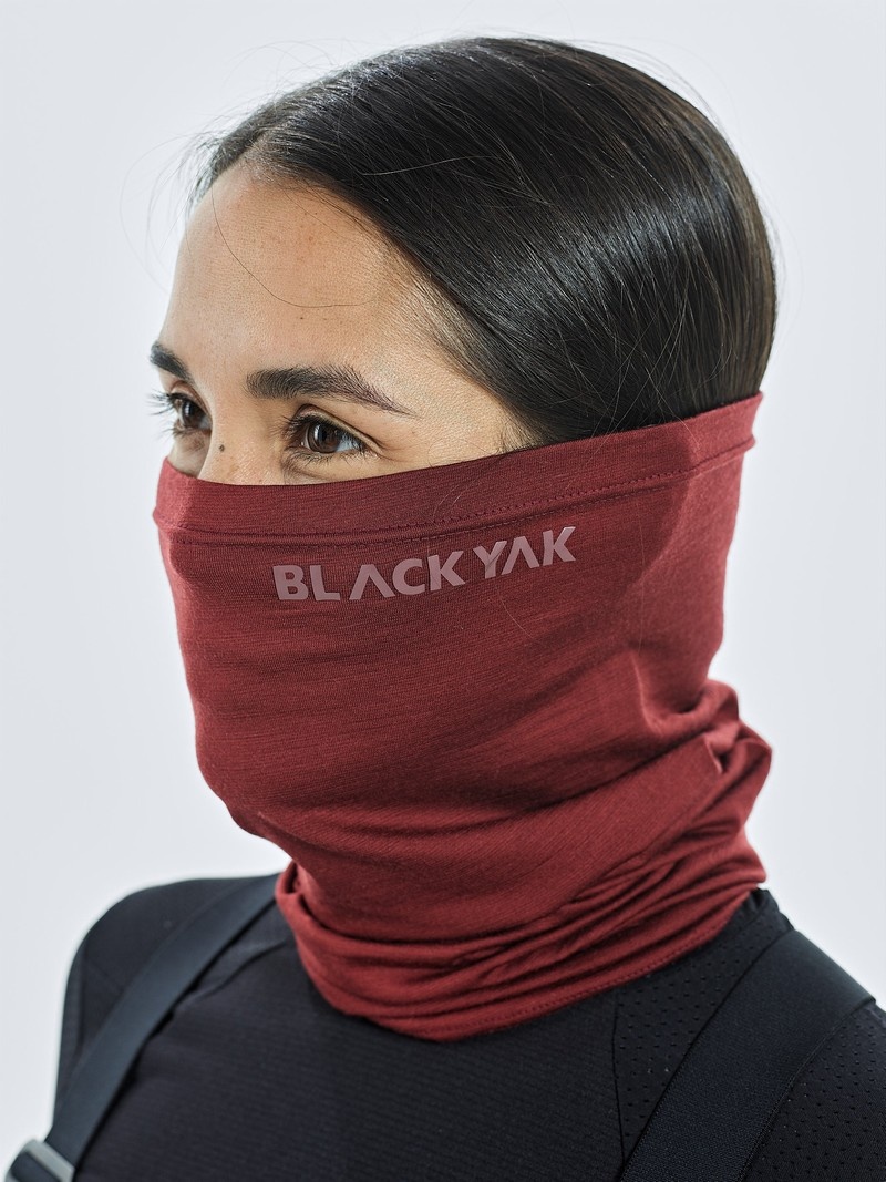 Red Men's Black Yak Gurla Merino Neck Warmer | LS2CN230