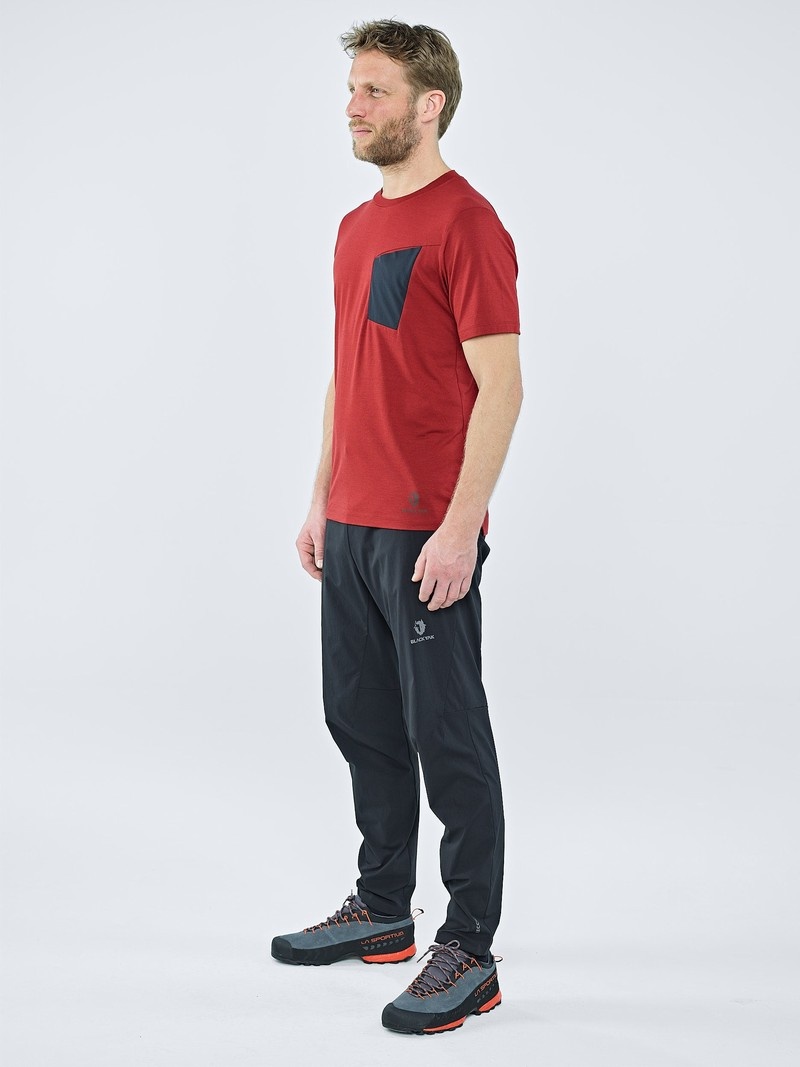 Red Men's Black Yak Mewati Chest Pocket T Shirts | LH8BW940