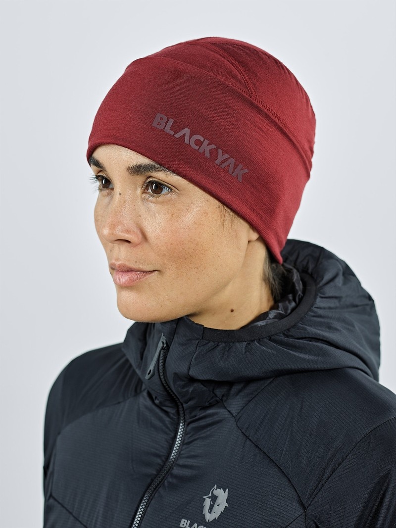 Red Women's Black Yak Gurla Merino Beanie | ZI5DW386