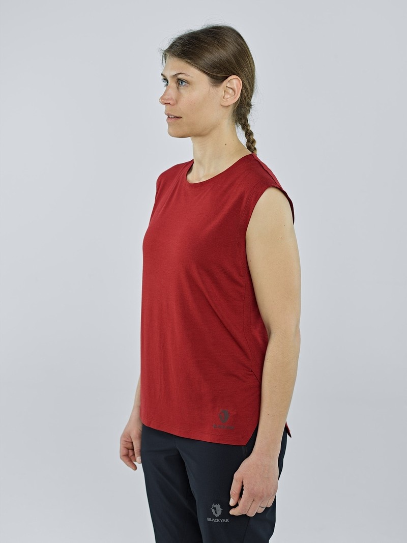 Red Women's Black Yak Mewati Sleeveless T Shirts | VN5DU483