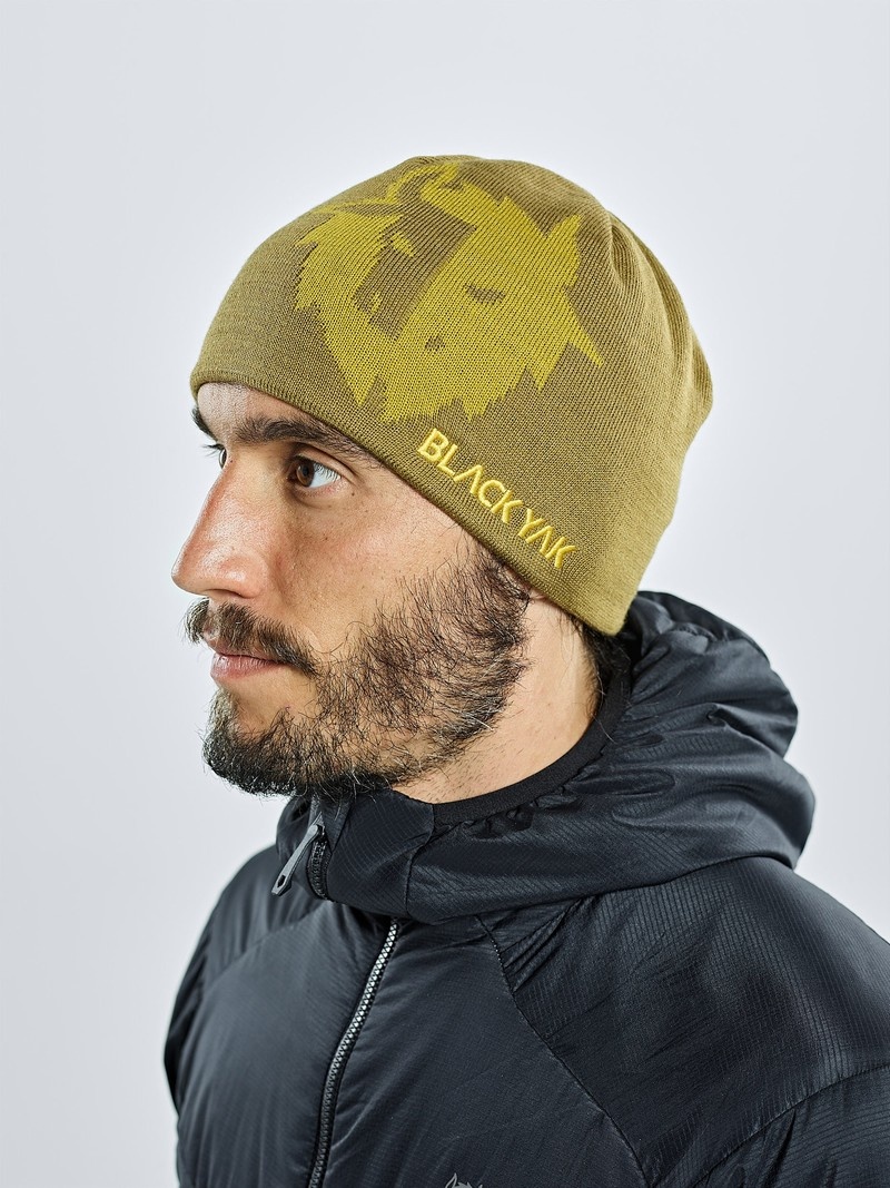 Yellow Men's Black Yak Logo Knit Beanie | HR4OX112