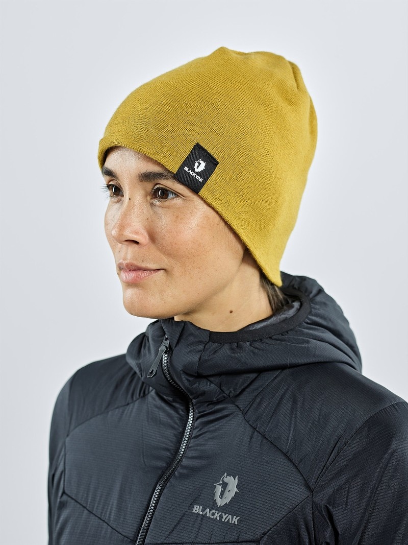 Yellow Women's Black Yak Knit Beanie | LI9SV128